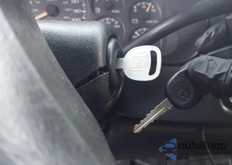 2002 Chevrolet Silverado 1500 Ls z USA, uszkodzony, nr VIN 2GCEK19T221416190